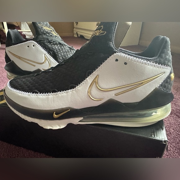 LeBron 17 Low 'Metallic Gold'; men’s size 9 - Picture 5 of 15